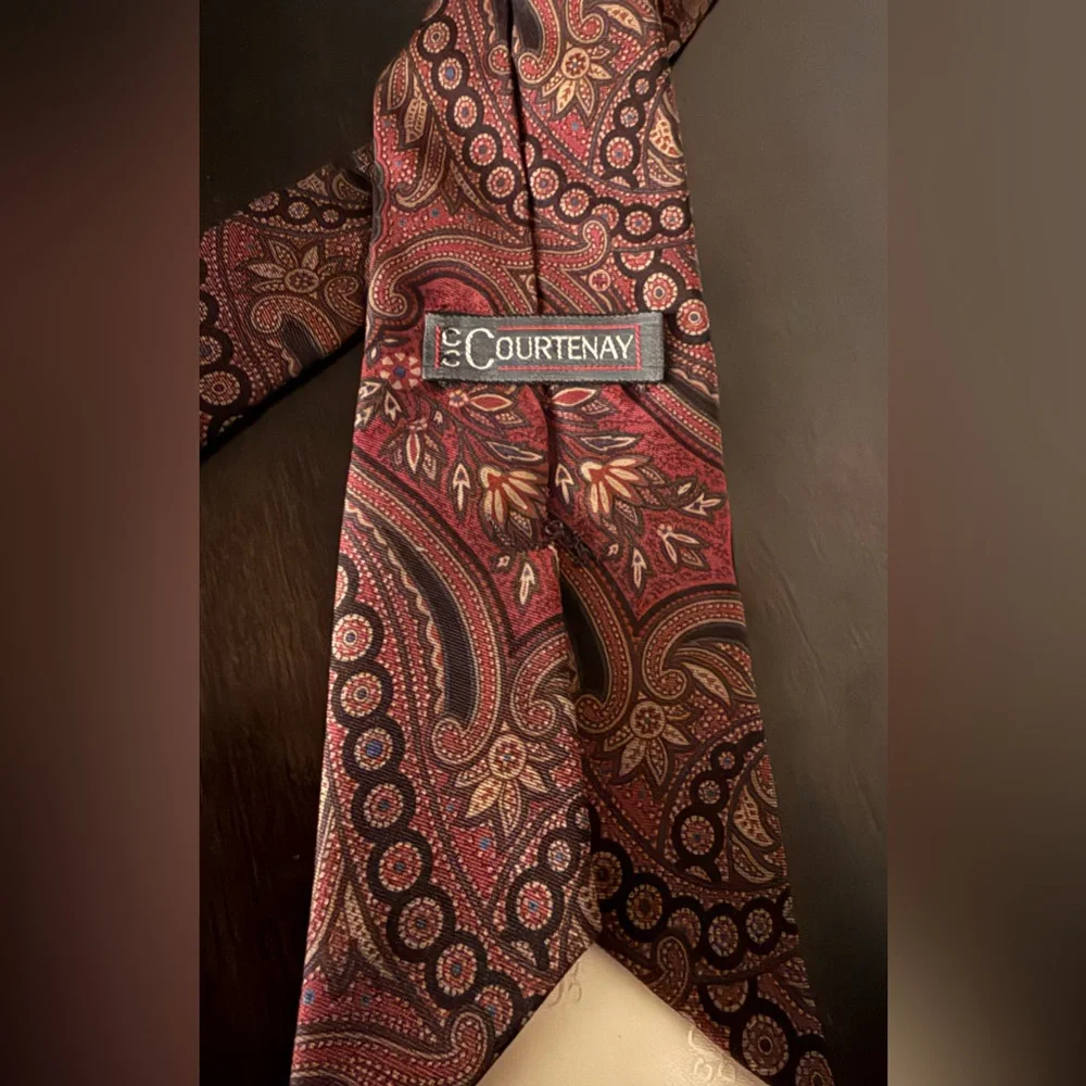 Courtenay Silk Paisley Neck Tie | Red Brown Earth Tone Vintage Classic Mens Tie